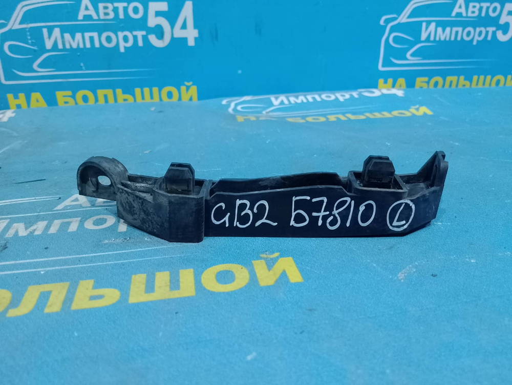 Крепление бампера переднее левое Honda MOBILIO 2001-2003