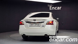 Nissan Altima 2.5 — 2014