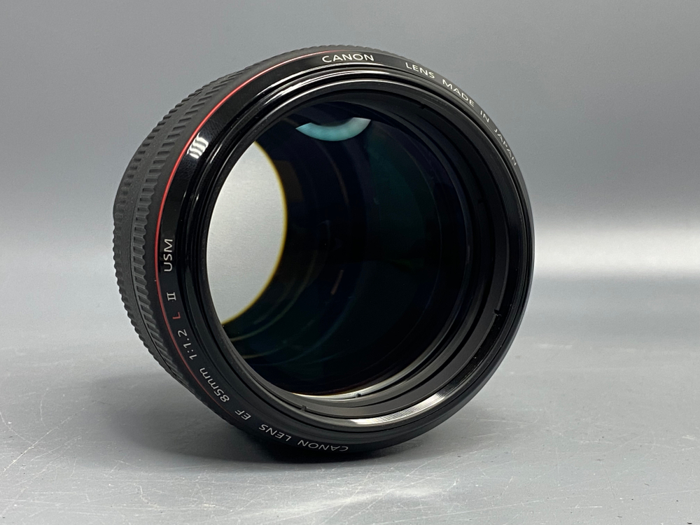 Canon EF 85mm 1.2 L II USM