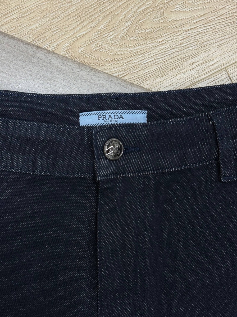 Джинсы Prada