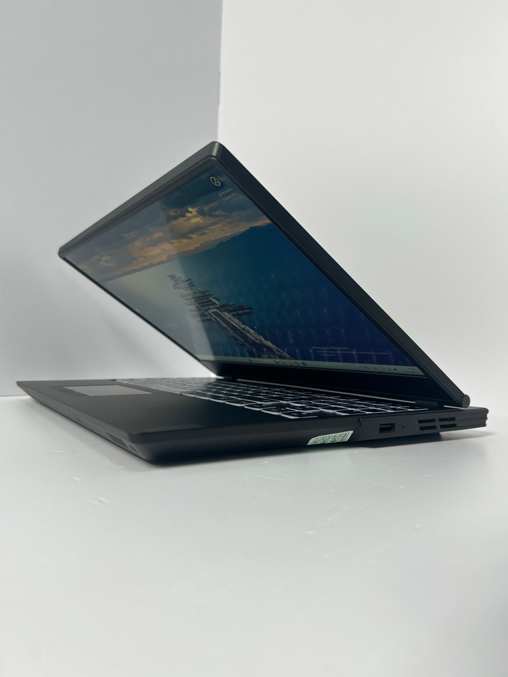 Ноутбук Lenovo Legion Y540-15IRH (81SX014JRK) 15.6"/Intel Core i5 9300H/RAM 16 GB/SSD 512 GB/GeForce GTX 1660 Ti 6 ГБ/1920 x 1080/IPS/DOS/Подсветка кл-ры:LED/черный. Состояние: B1