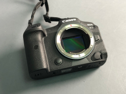 Canon EOS R5(пробег 2000 кадров)