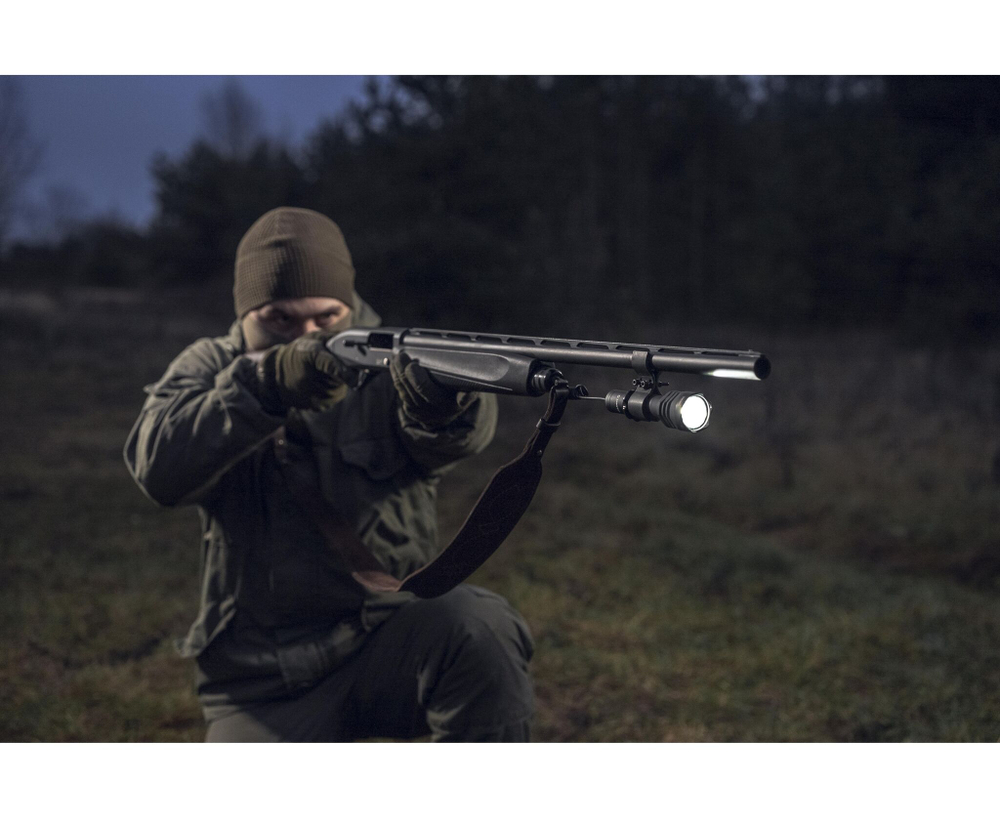 Фонарь светодиодный тактический Armytek Viking, 2330 лм, 295 м, теплый свет (без аккум. в комплекте)
