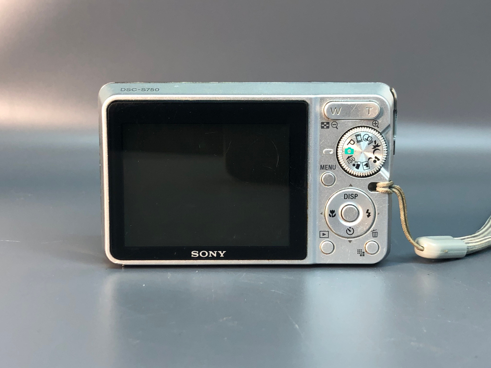 Sony Cybershot DSC-S750