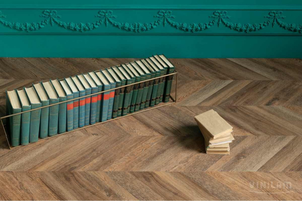 Кварцвиниловая плитка VINILAM PARQUET CHEVRON Шеврон Нормандия RI153610CL4- Магазин напольных покрытий в Екатеринбурге. MAXI ПОЛ.