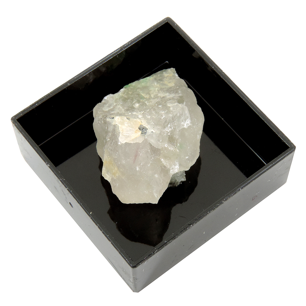 Висмут кольский на кварце асс.
