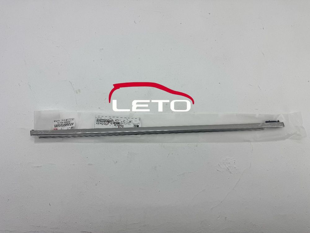 Молдинг стекла двери верх. (RE, LH) 75764-42010 7576442010
