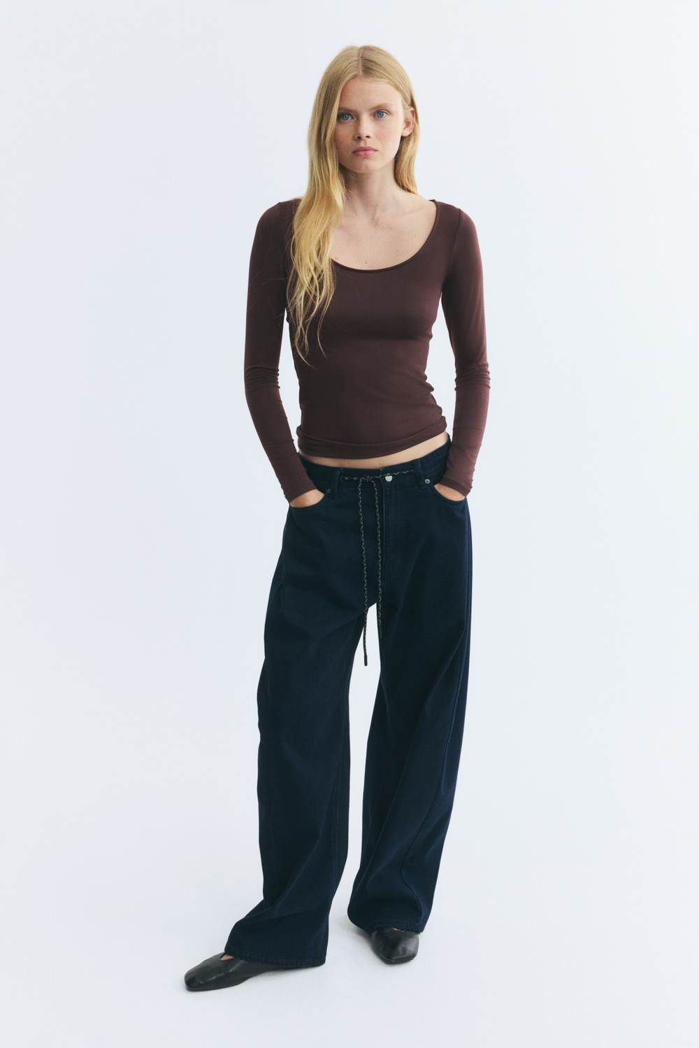 Топ с длинными рукавами и глубоким круглым вырезом - H&M