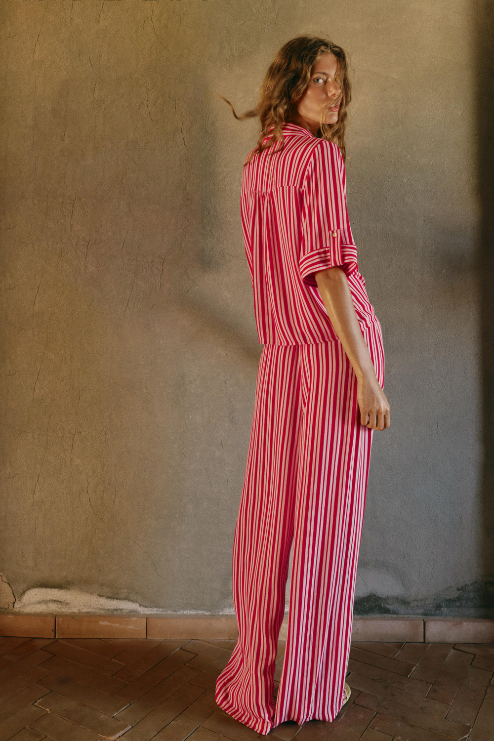 ШИРОКИЕ БРЮКИ В ПОЛОСКУ — ZARA