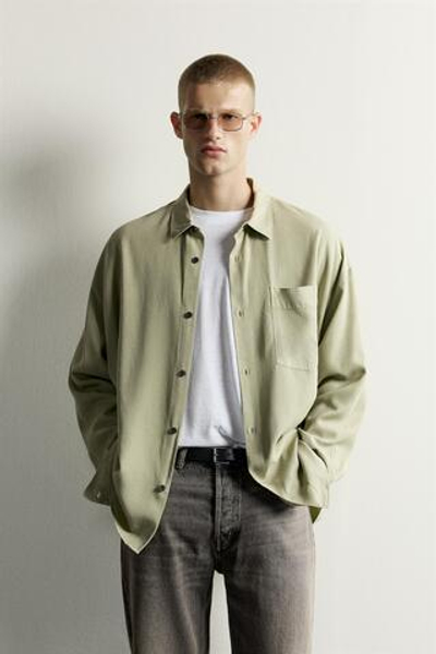 РУБАШКА RELAXED FIT ИЗ СТРУЯЩЕЙСЯ ТКАНИ — ZARA · 5566/150