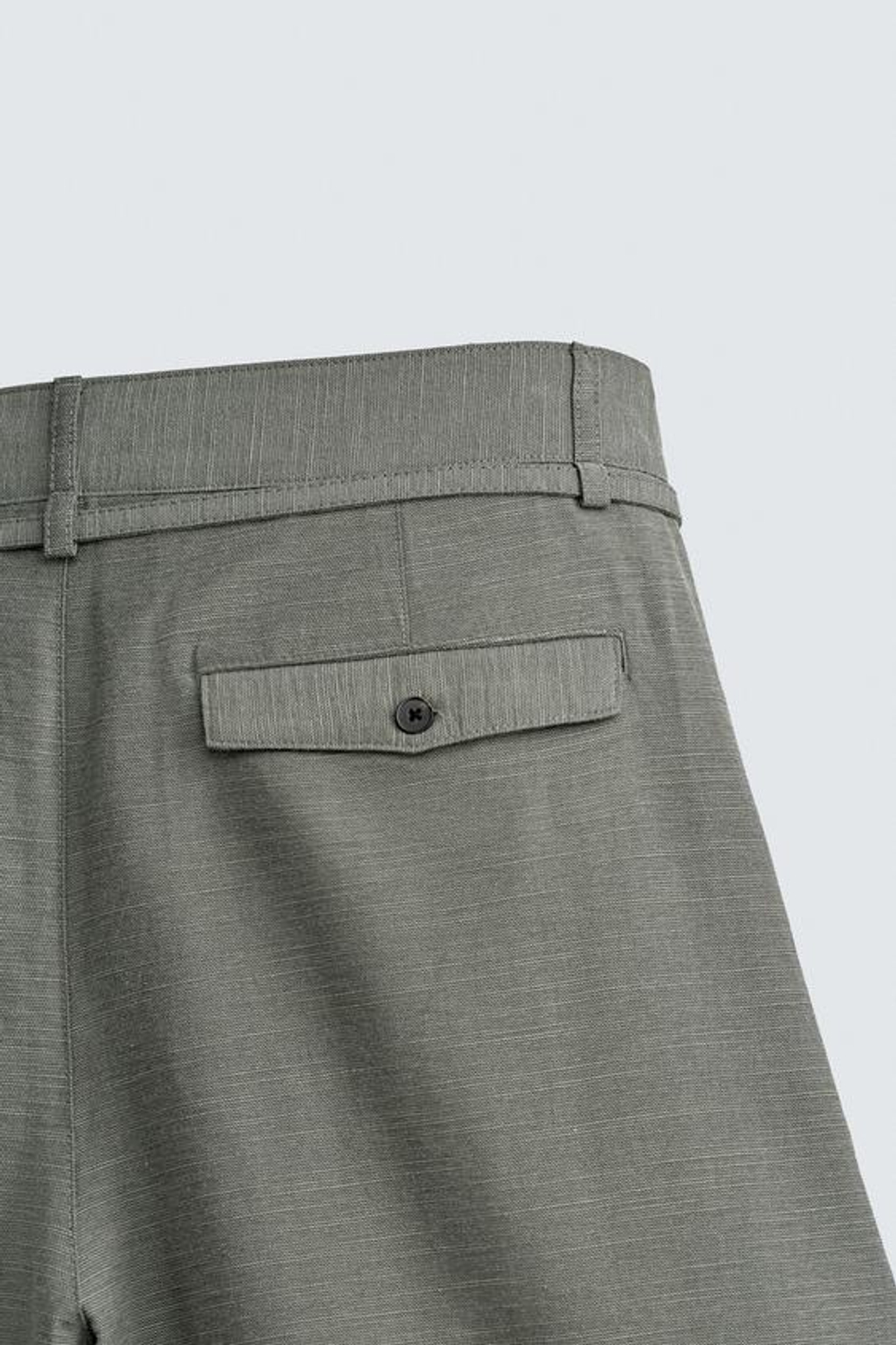 ZARA ШОРТЫ RELAXED FIT СО СКЛАДКАМИ И РЕМНЕМ, ЗЕЛЕНЫЙ/СЕРЫЙ