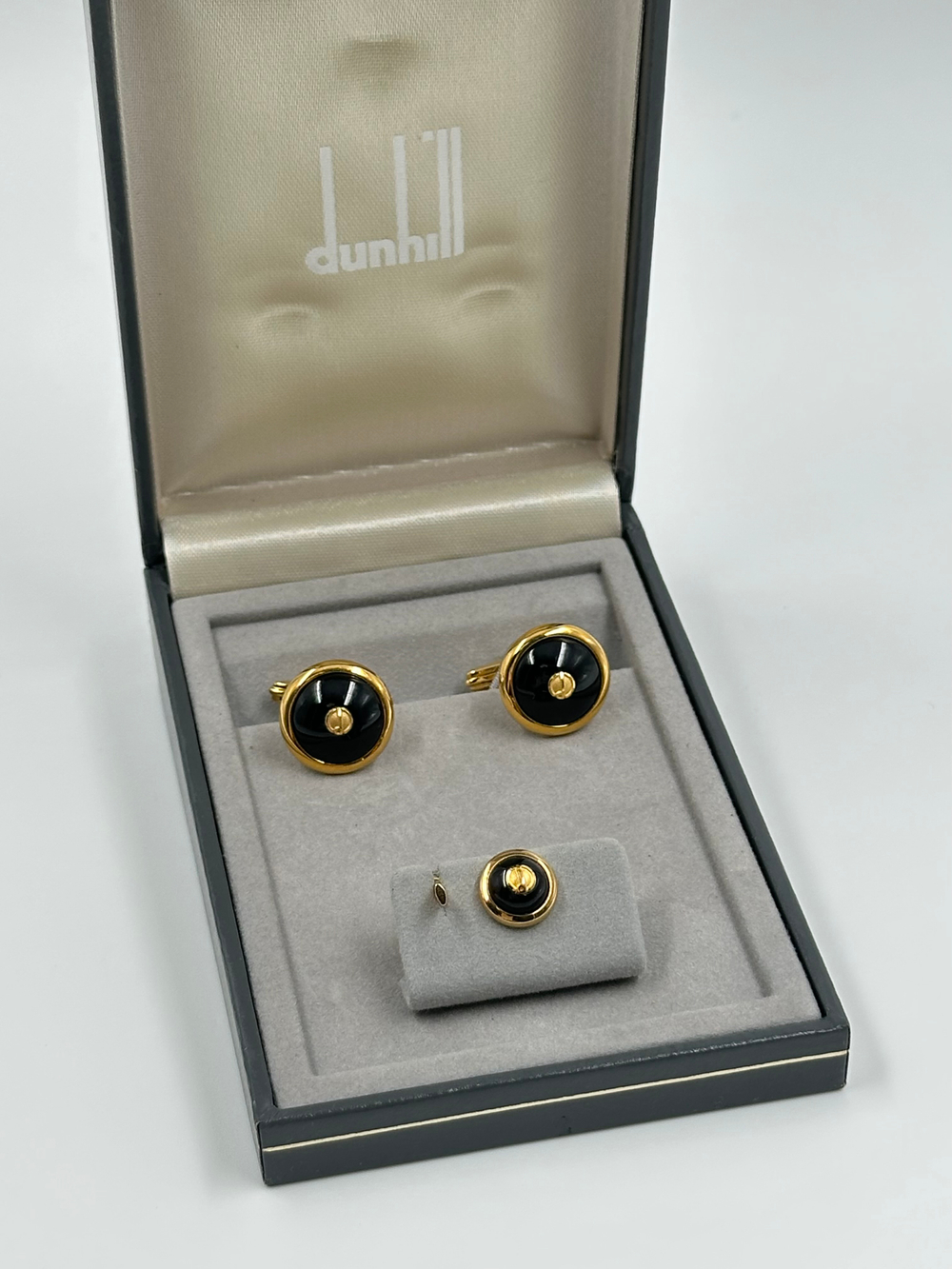 Комплект из запонок и пина для галстука Dunhill