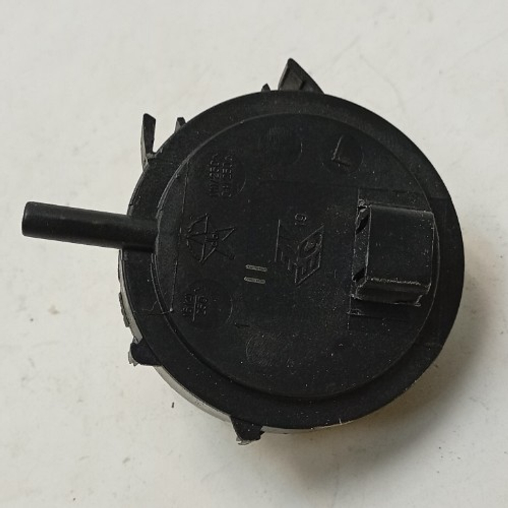GSF41357TWC1 кт134 Датчик уровня воды для стиральной машины Candy GSF41357TWC1 б/у