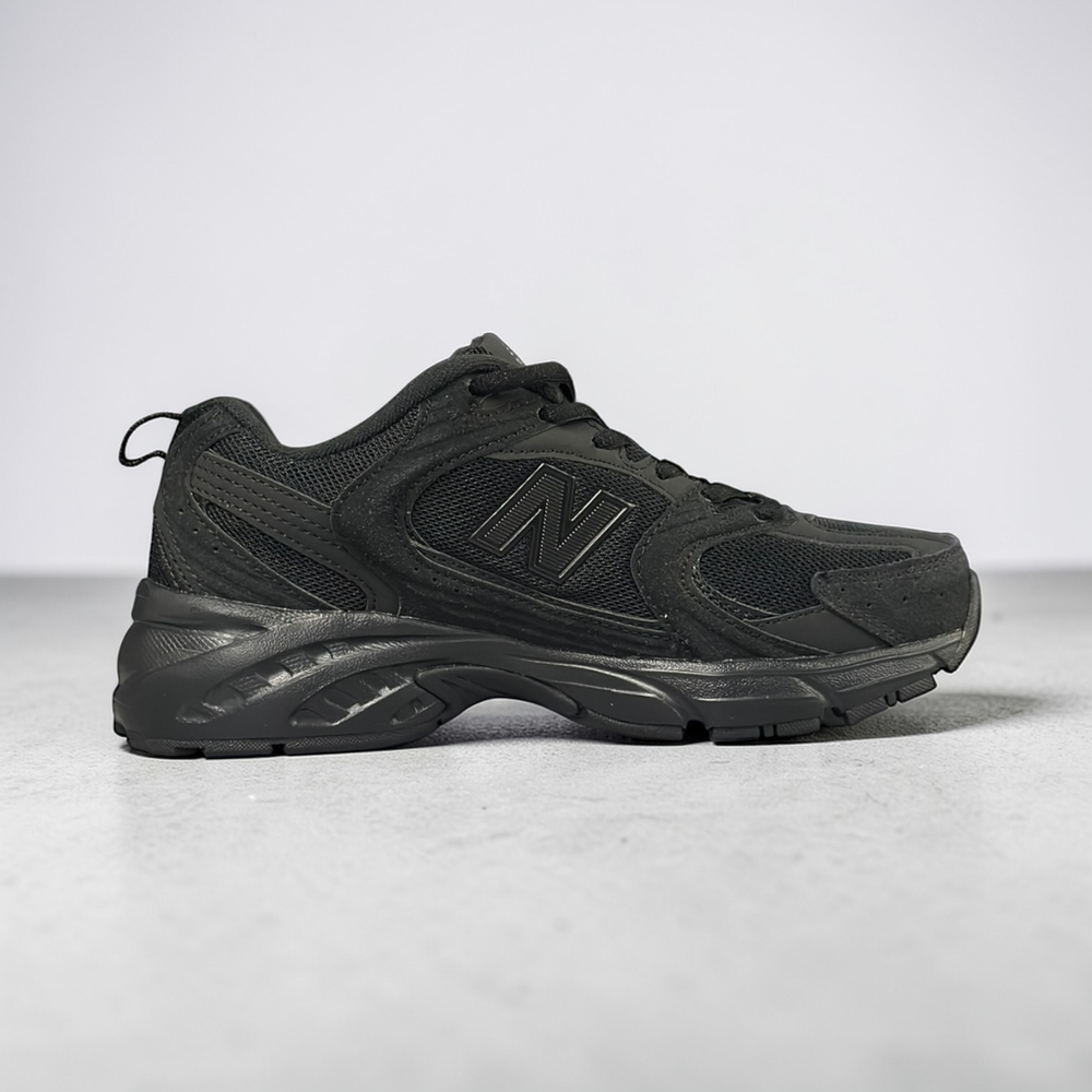 New Balance 530 • Total Black
