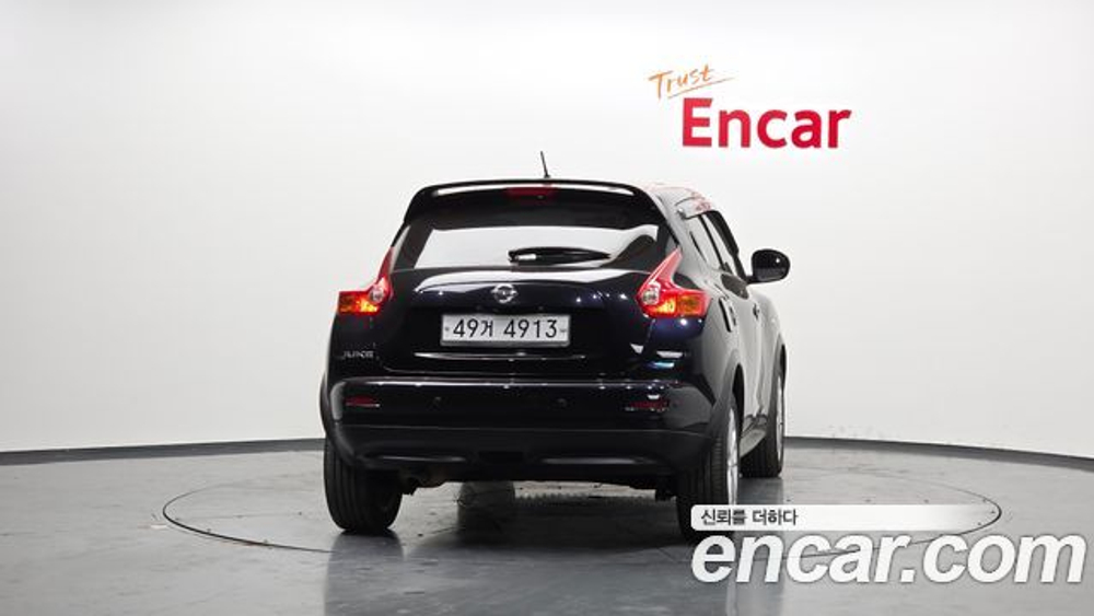Nissan Juke 1.6 SV — 2014