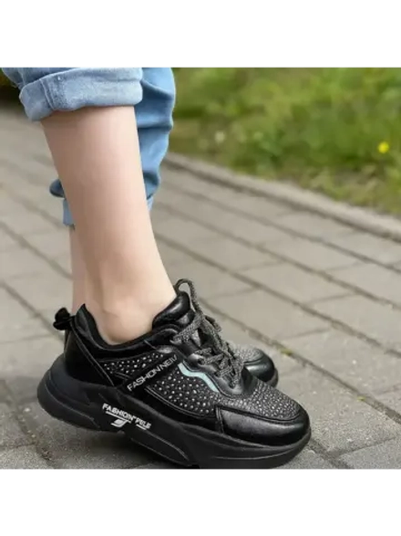 Кроссовки для девочки