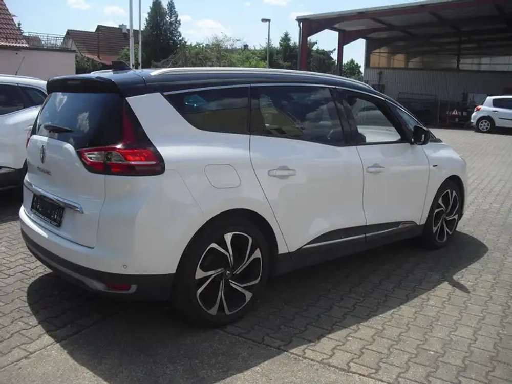 Renault Grand Scenic Black Edition