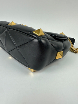 Сумка Valentino Garavani Roman Stud