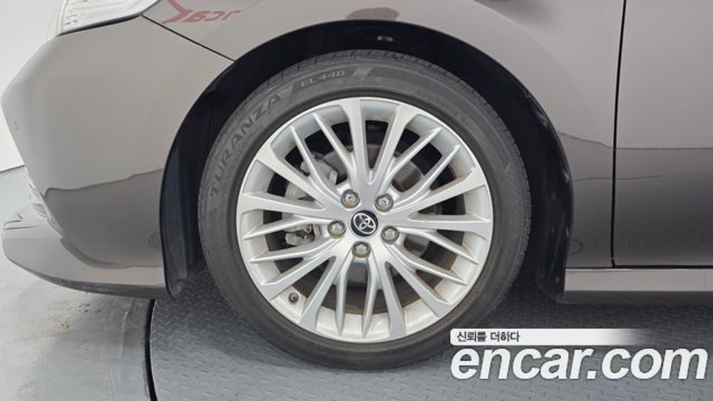 Toyota Camry 2.5 — 2019