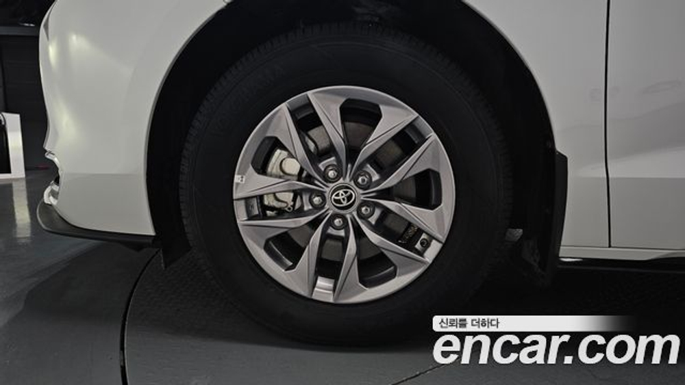 Toyota Sienna 2.5 Hybrid AWD — 2024