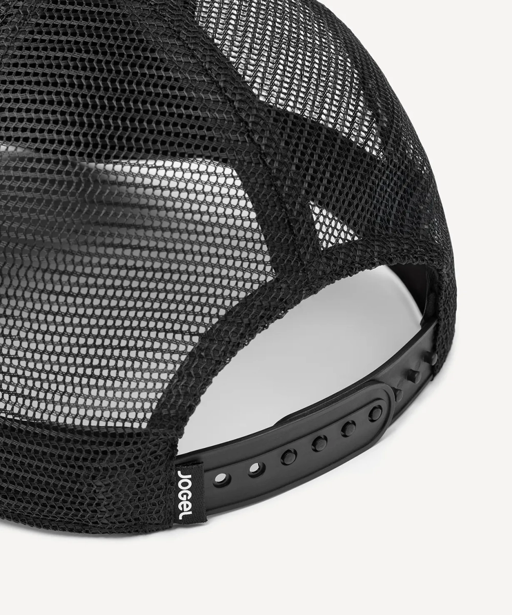 Бейсболка JOGEL Essential Mesh Cap, черный