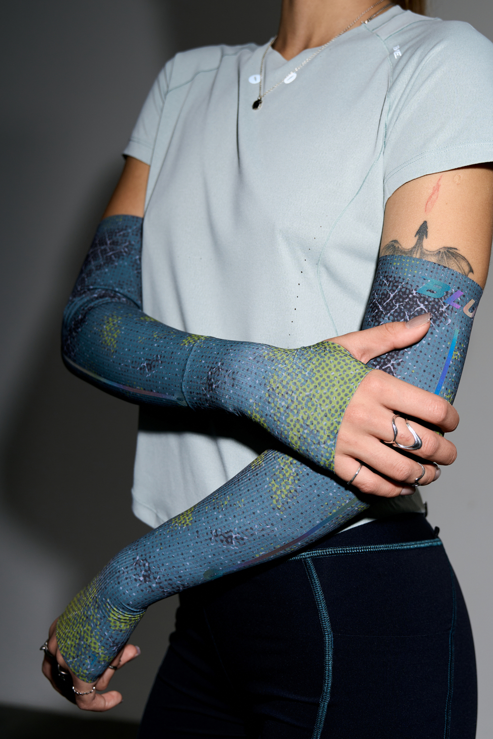 Нарукавники Blue Monte Sports Sun Protective Arm Sleeves "Mountain News Green"