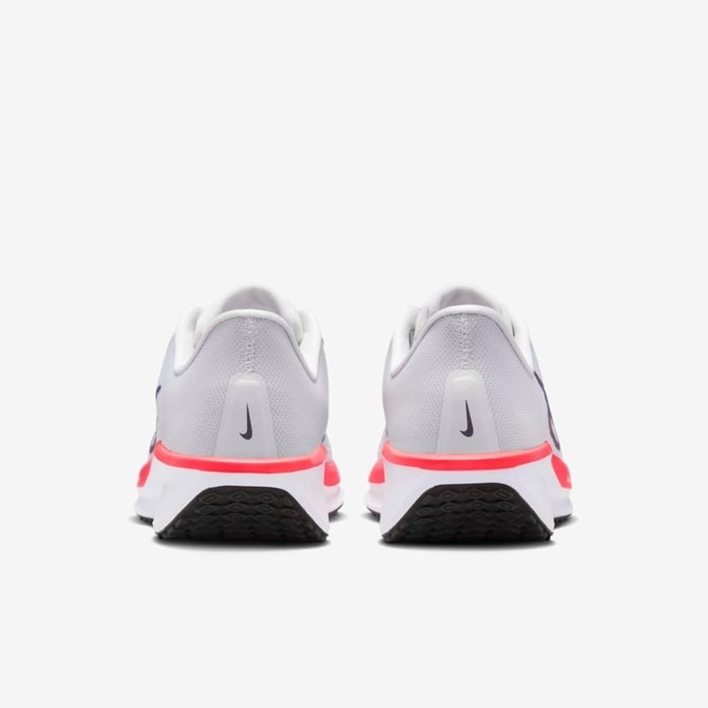 Кроссовки женские NIKE Quest 6