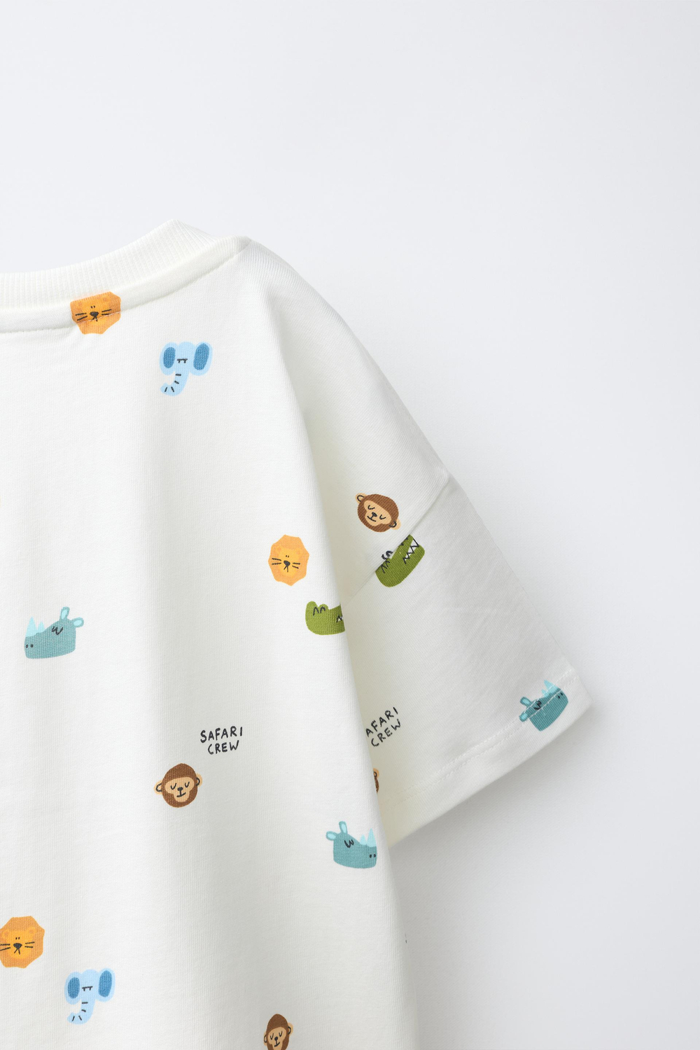 ZARA ФУТБОЛКА С ПРИНТОМ, БЕЛЫЙ