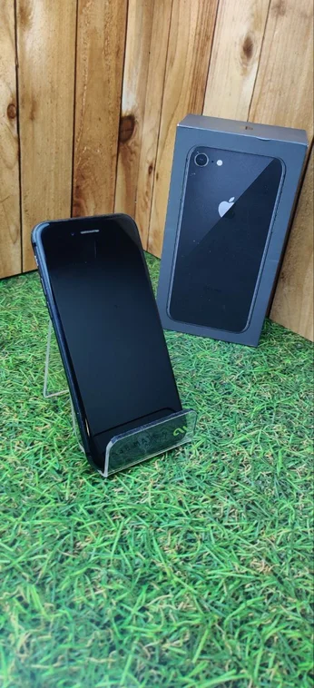 Смартфон Apple iPhone 8 64/Gb серый глянцевый (Витринный)