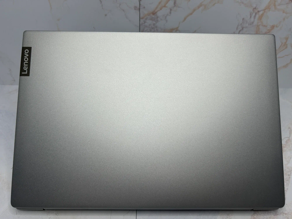 Ноутбук Lenovo Ideapad S340-15API. CPU: AMD Ryzen 3 3200U 2.60 ГГц, RAM: 4 ГБ, SSD: 128 ГБ, GPU: AMD Radeon Vega 3, OS: Windows 10 Home in S mode, LCD: 15.6" IPS 1920x1080 пикс., Состояние: B1