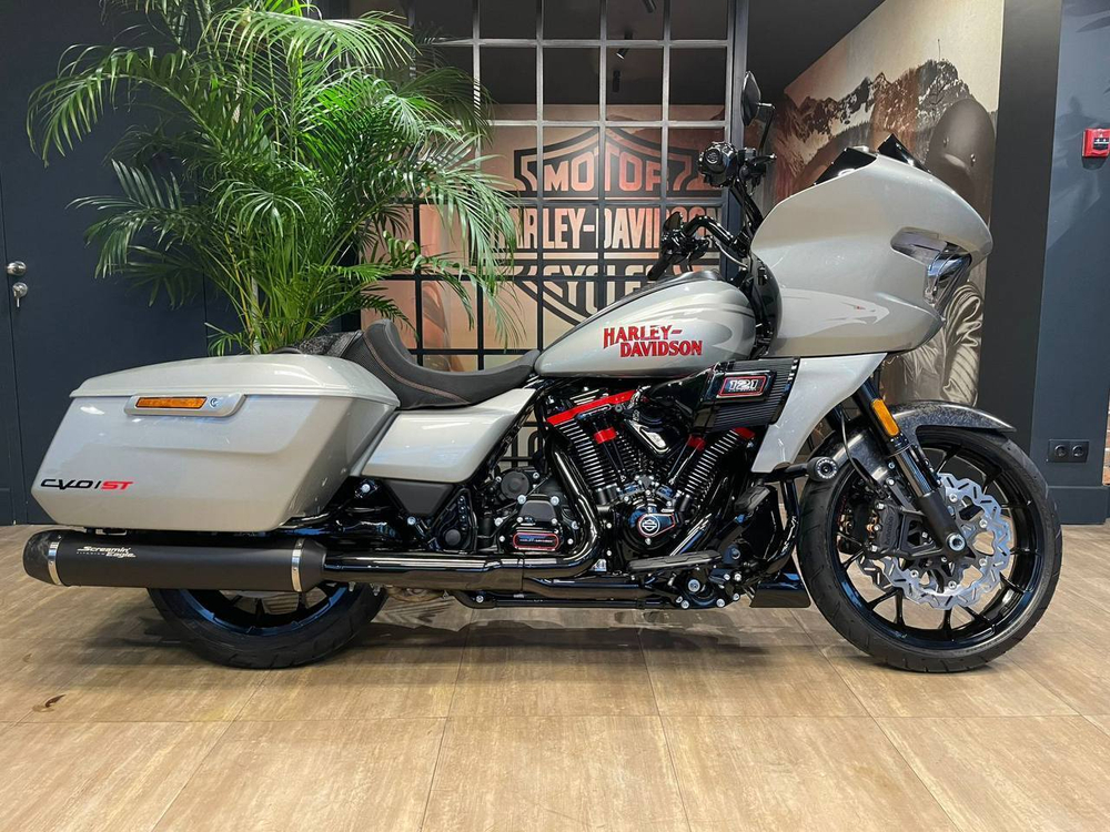 Harley-Davidson CVO Road Glide ST 121 (Mercury Silver) 2025 с НДС