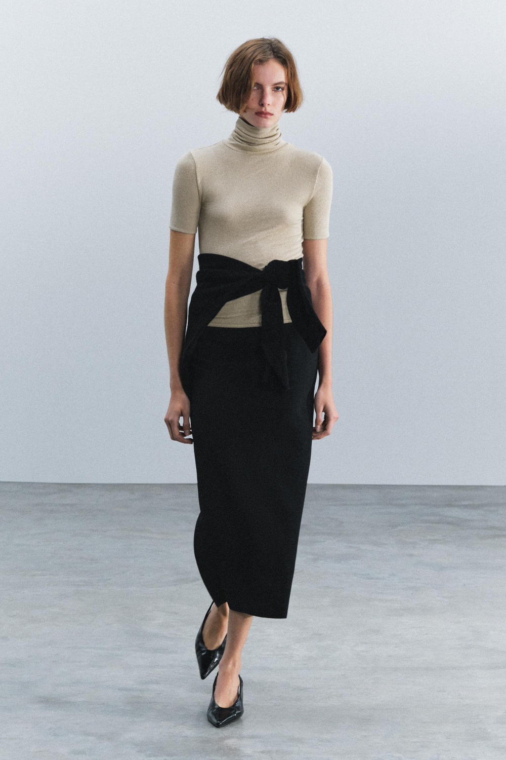 ФУТБОЛКА С КОРОТКИМИ РУКАВАМИ — ZARA