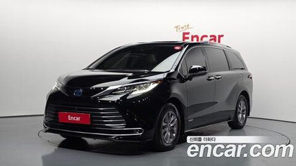 Toyota Sienna 2.5 Hybrid AWD — 2021