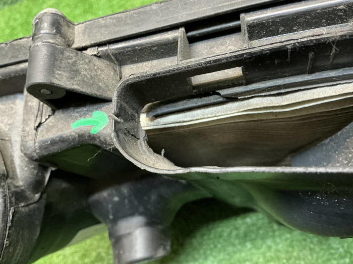Корпус воздушного фильтра Mercedes C w205 (14-23)