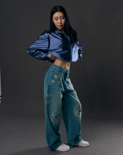 (SOLD OUT) Wide Leg Jeans with Ornamental embroidery