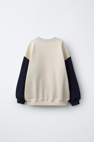 ZARA ТОЛСТОВКА С ПРИНТОМ В СТИЛЕ КОЛОР-БЛОК, ЭКРЮ