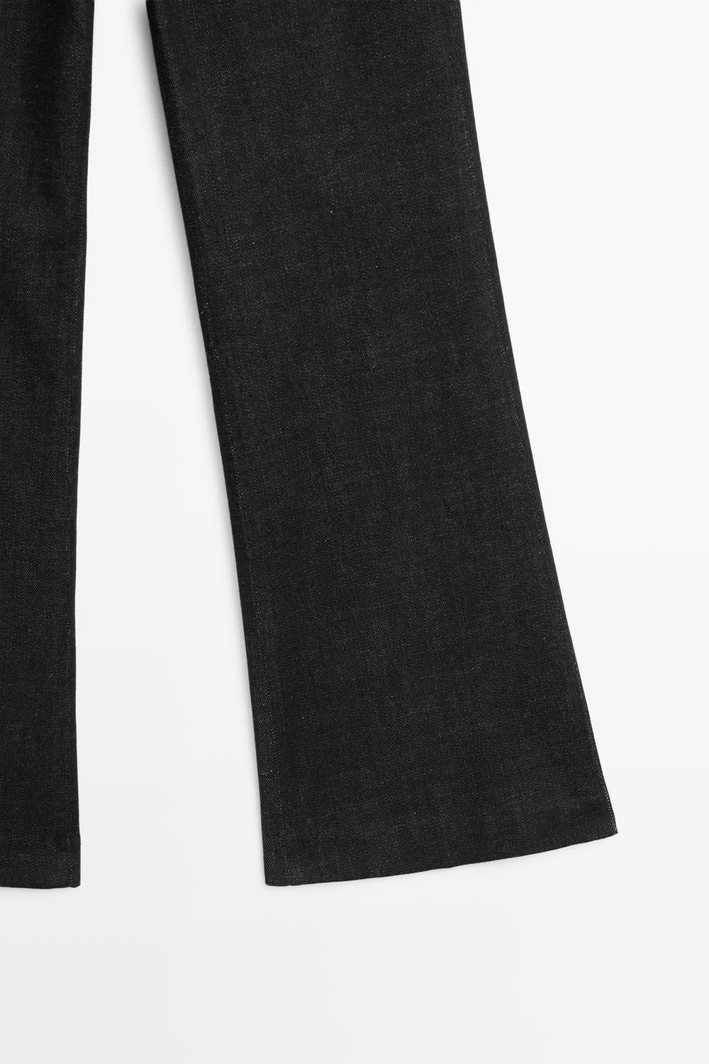 Massimo Dutti Укороченные джинсы клеш со средней посадкой, черный