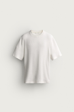 ФУТБОЛКА КЛАССИЧЕСКОГО КРОЯ ИЗ ТКАНИ СЕЙРСАКЕР — ZARA