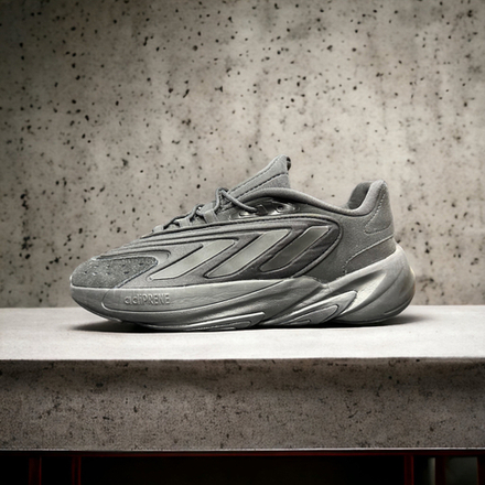 Adidas Ozelia • Black