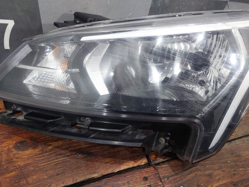 Фара левая галоген Kia Rio 4 (FB) 20-нв Б/У Оригинал 92101H0500