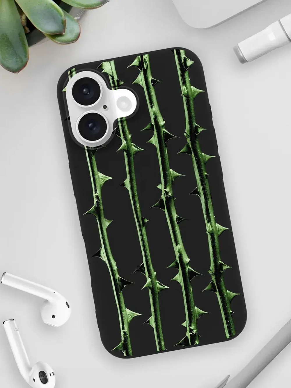 Чехол на iPhone 16