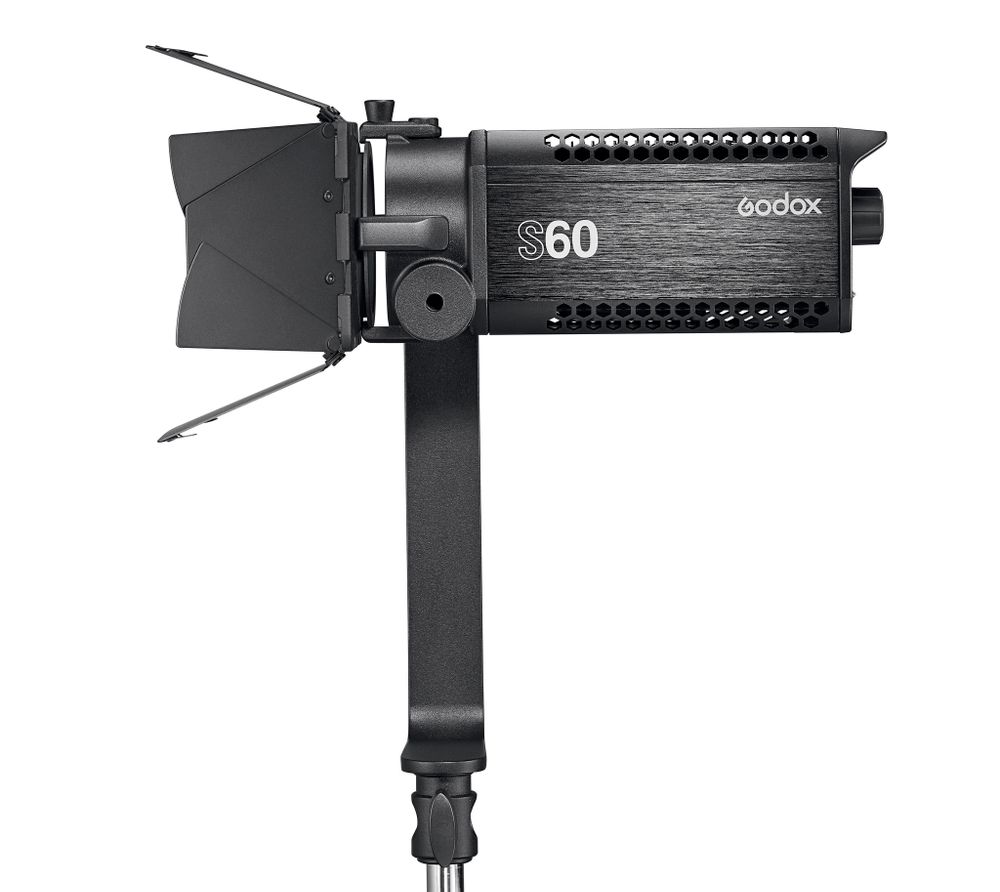 Светодиодный осветитель Godox S60