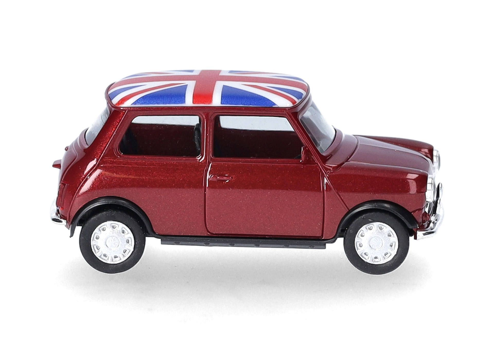 Автомобиль Mini Mayfair с правым рулем, 2 дополнительными фарами и двухсекционной решеткой, цвет Nightfire Red Metallic