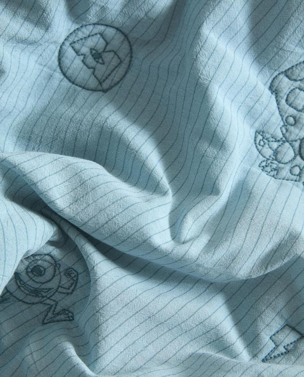 ZARA HOME ДЕТСКОЕ СТЕГАНОЕ ПОКРЫВАЛО «КОРПОРАЦИЯ МОНСТРОВ» ©DISNEY/PIXAR, СИНИЙ
