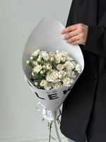 Кулек из кустовых диантусов в нежно розовом оттенке