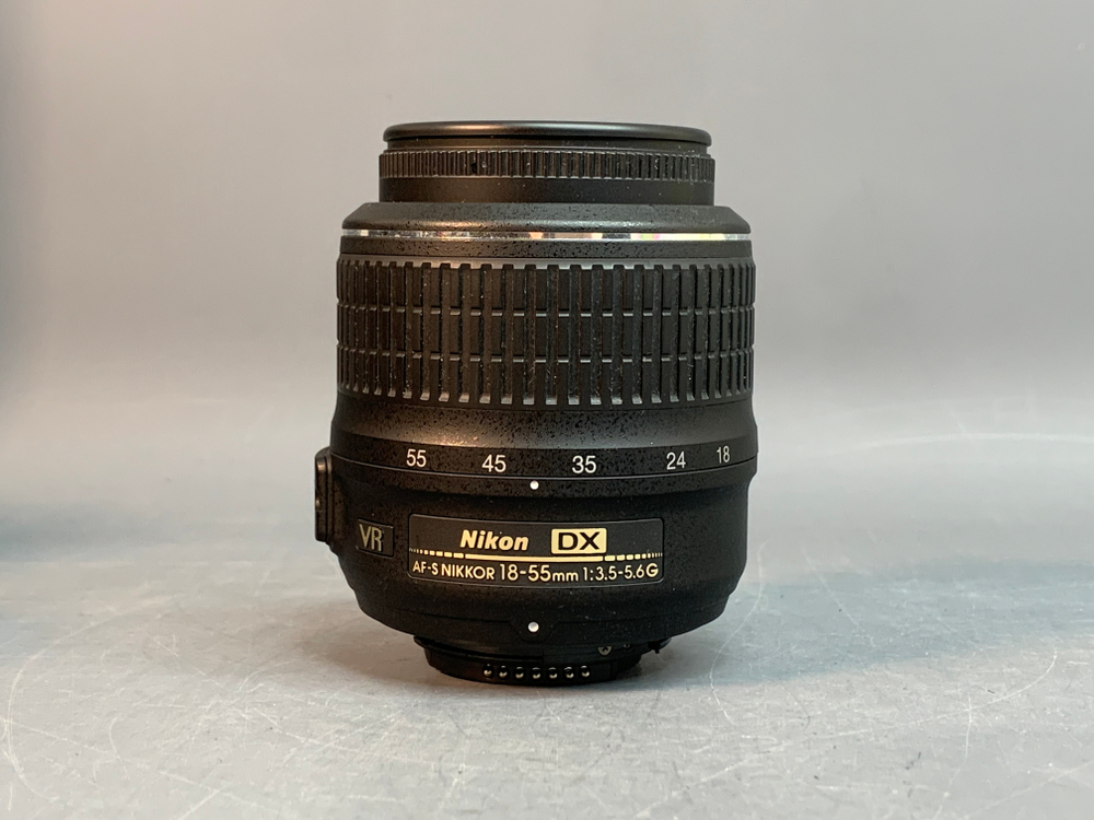 Nikon D3000 Kit 18-55mm 3.200 Кадров