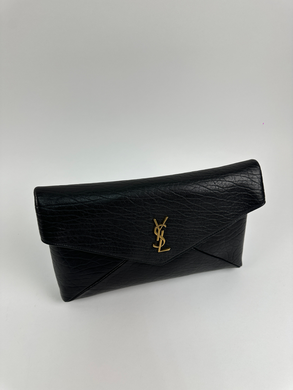 Клатч Saint Laurent Cassandre Large Envelope Pouch