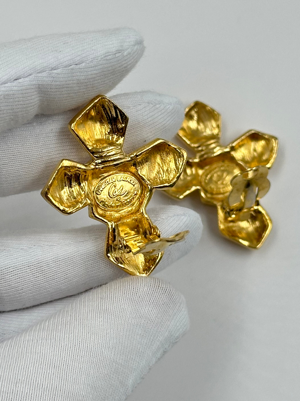 Клипсы Кресты Christian Lacroix