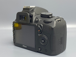 Nikon D3100 — залипает затвор