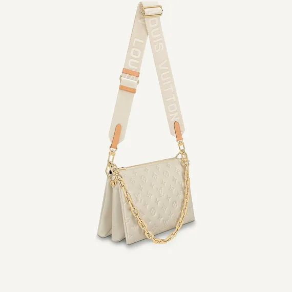 Сумка Louis Vuitton Coussin PM кремовый